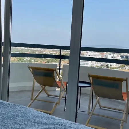Apartmán Seaview, Workspace, Pools, 150m To *